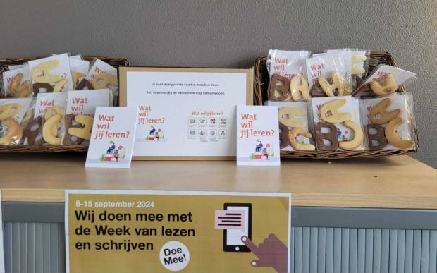 De koekjes liggen uitgestald bij Westrom